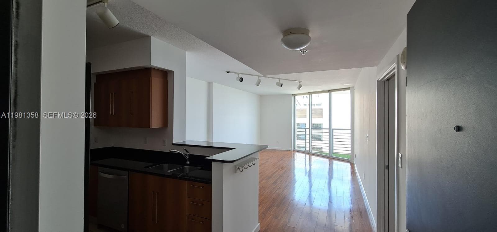 335 S Biscayne Blvd # 3610, Miami FL 33131 — 2