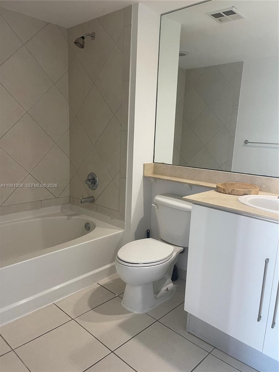 335 S Biscayne Blvd # 3610, Miami FL 33131 — 13