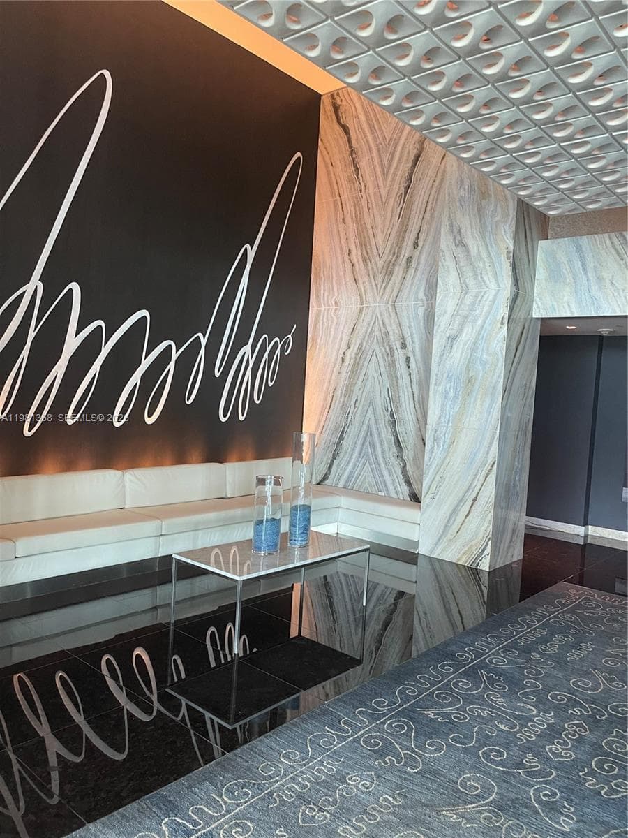 335 S Biscayne Blvd # 3610, Miami FL 33131 — 28