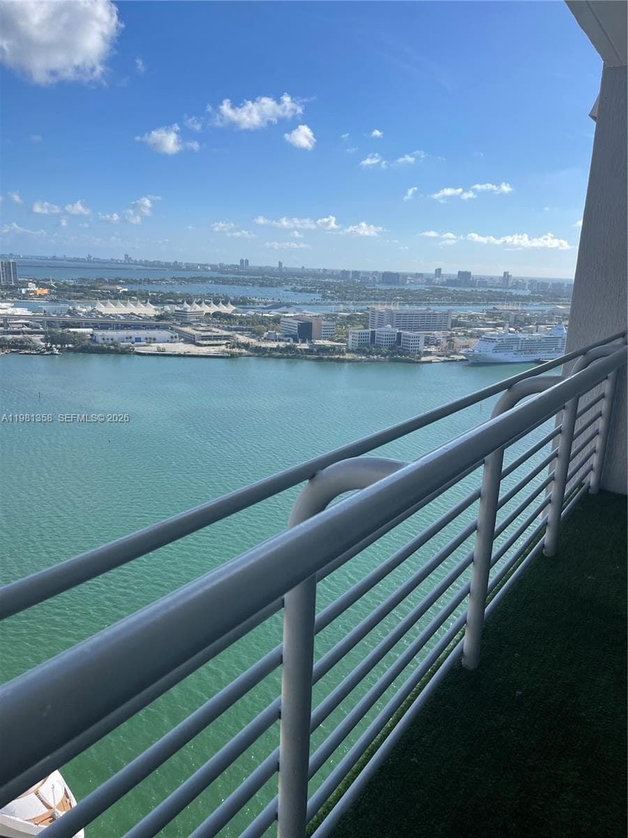 335 S Biscayne Blvd # 3610, Miami FL 33131 — 20