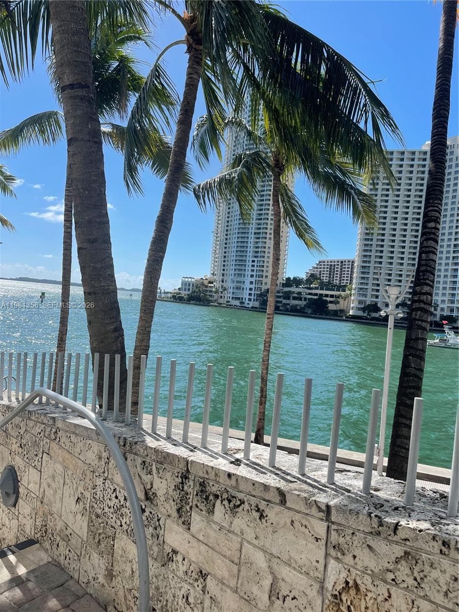 335 S Biscayne Blvd # 3610, Miami FL 33131 — 31