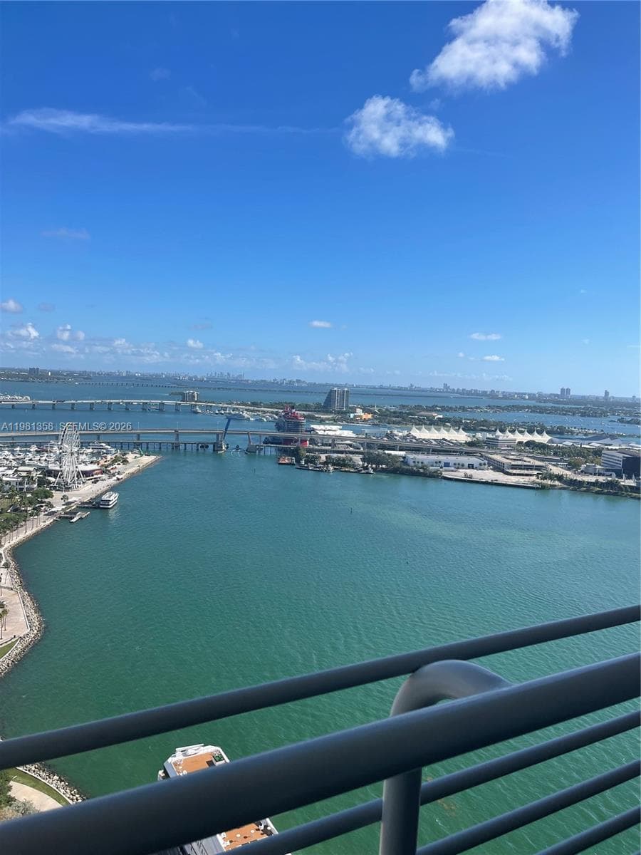 335 S Biscayne Blvd # 3610, Miami FL 33131 — 25