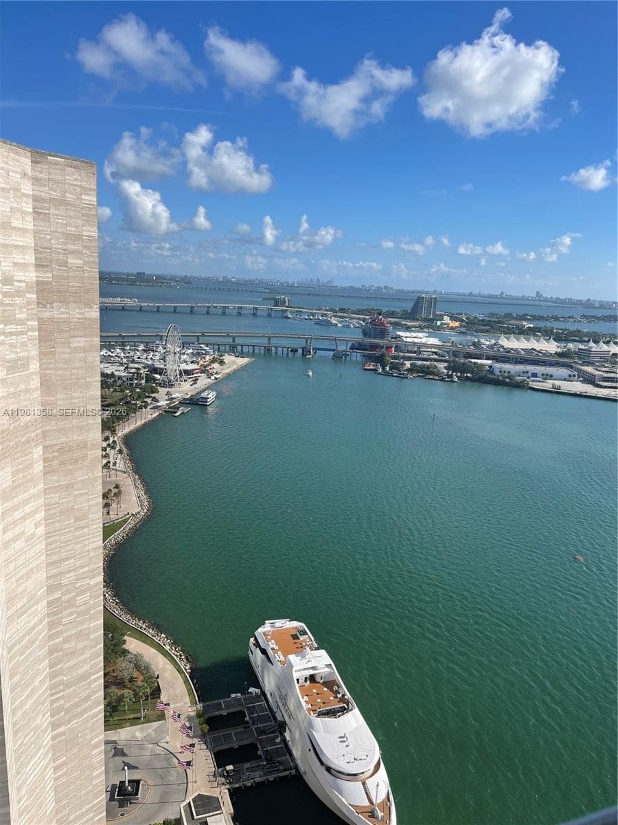 335 S Biscayne Blvd # 3610, Miami FL 33131 — 21
