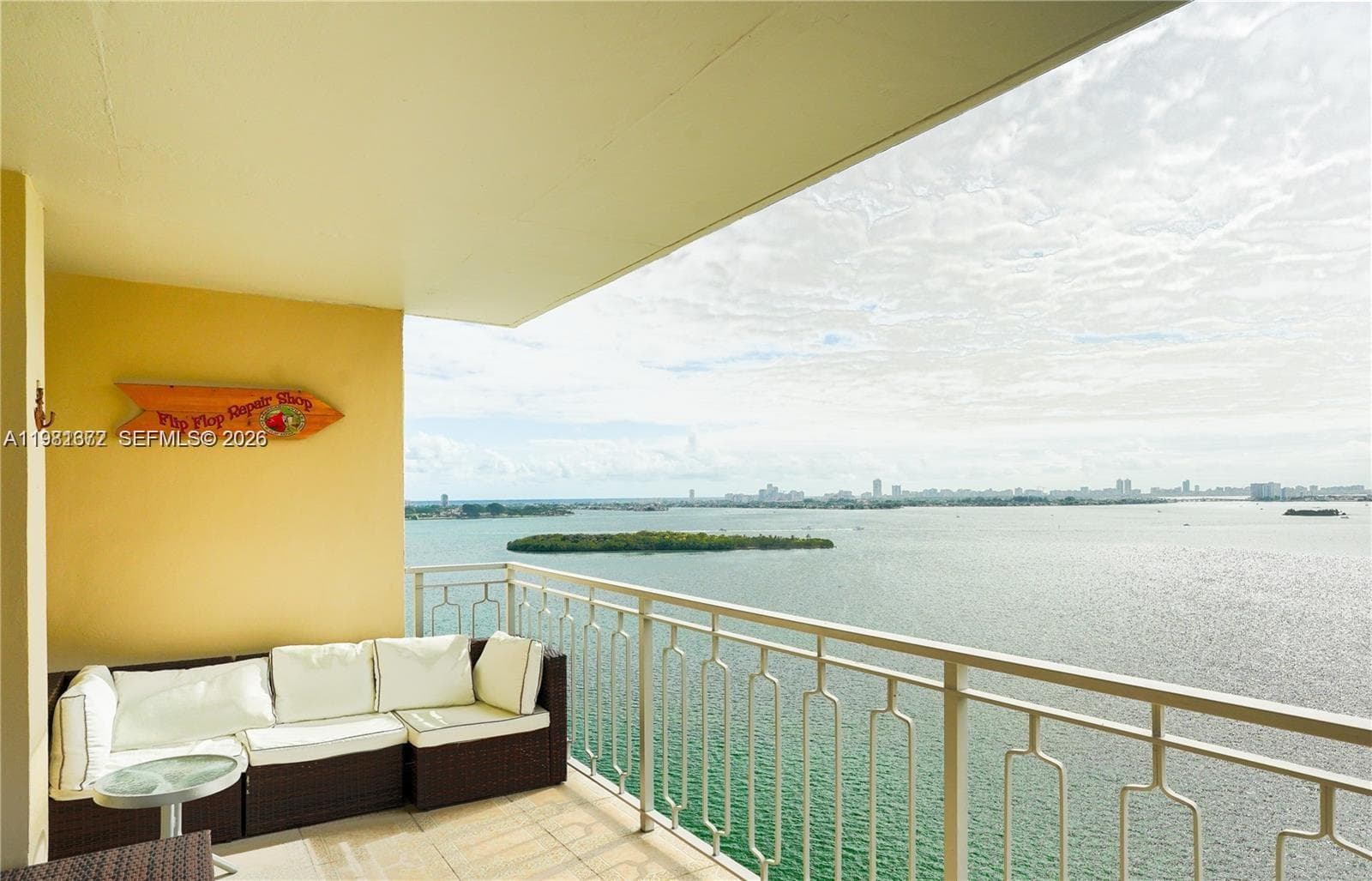 11111 Biscayne Blvd # 20E, Miami FL 33181 — 2