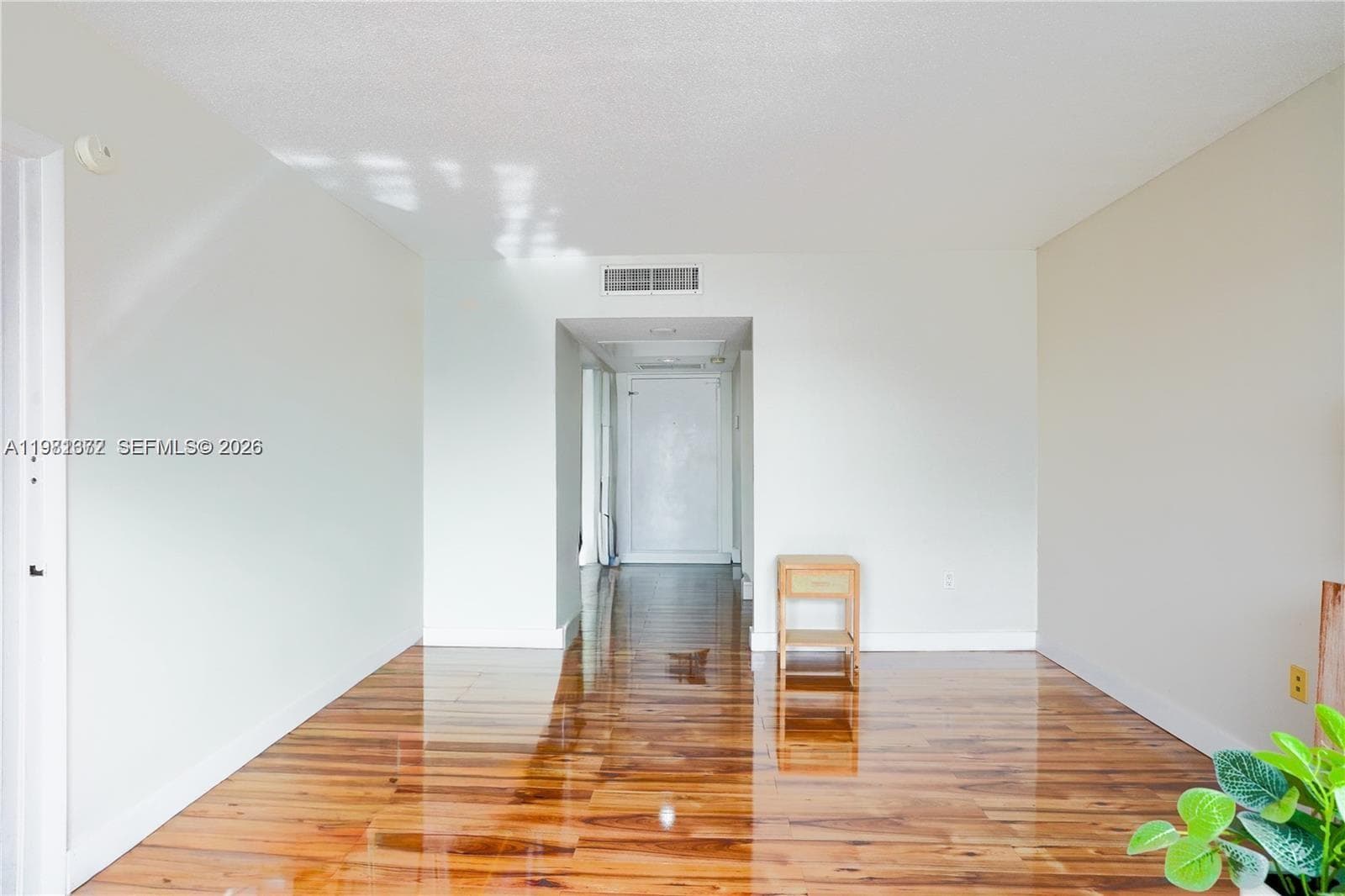 11111 Biscayne Blvd # 20E, Miami FL 33181 — 17