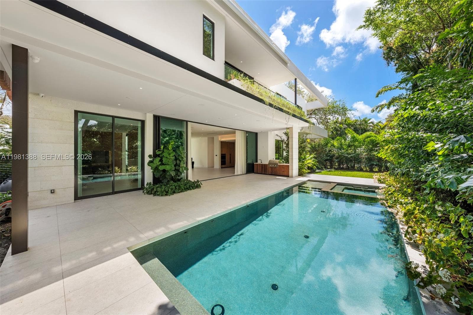 7700 SW 50th Ct, Miami FL 33143 — 32