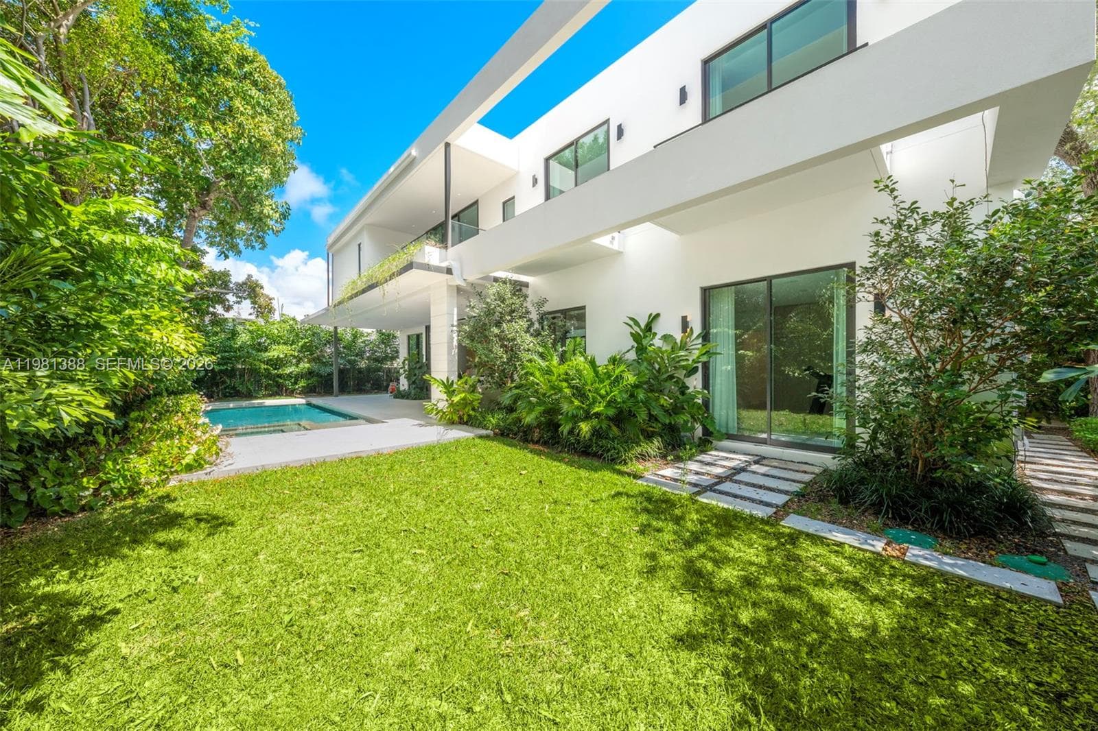 7700 SW 50th Ct, Miami FL 33143 — 34