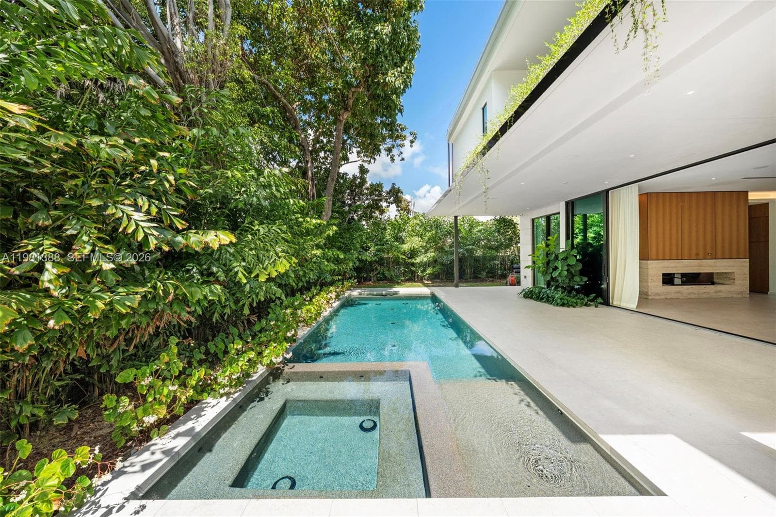 7700 SW 50th Ct, Miami FL 33143 — 33