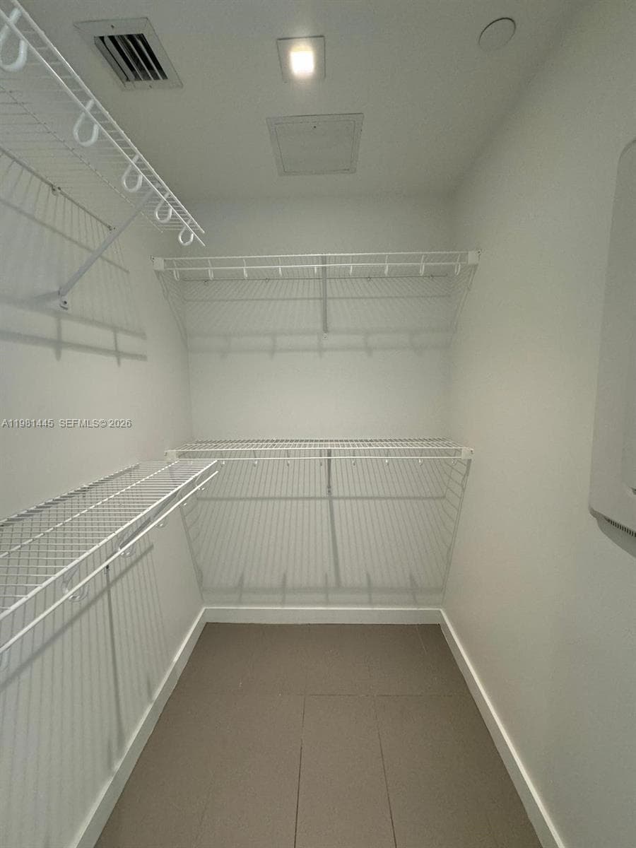 1600 NE 1st Ave # 3511, Miami FL 33132 — 10