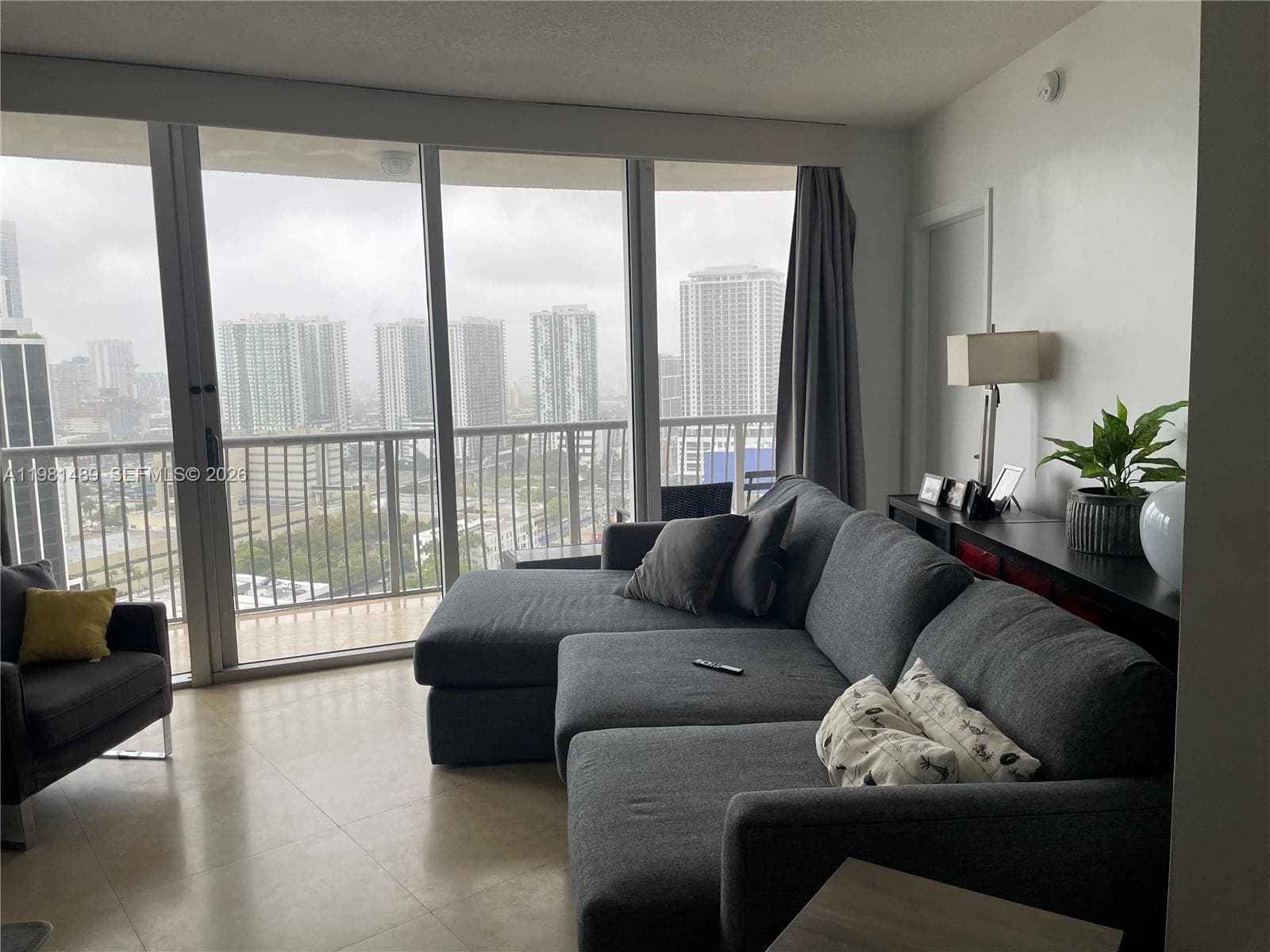 1750 N Bayshore Dr # 2814, Miami FL 33132 — 6