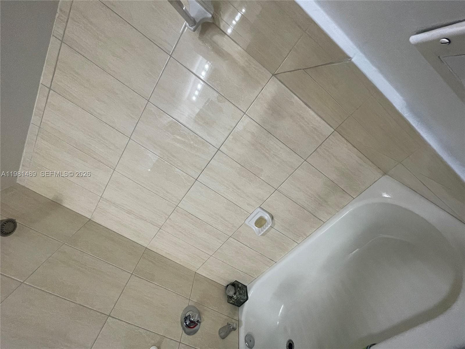 1750 N Bayshore Dr # 2814, Miami FL 33132 — 16