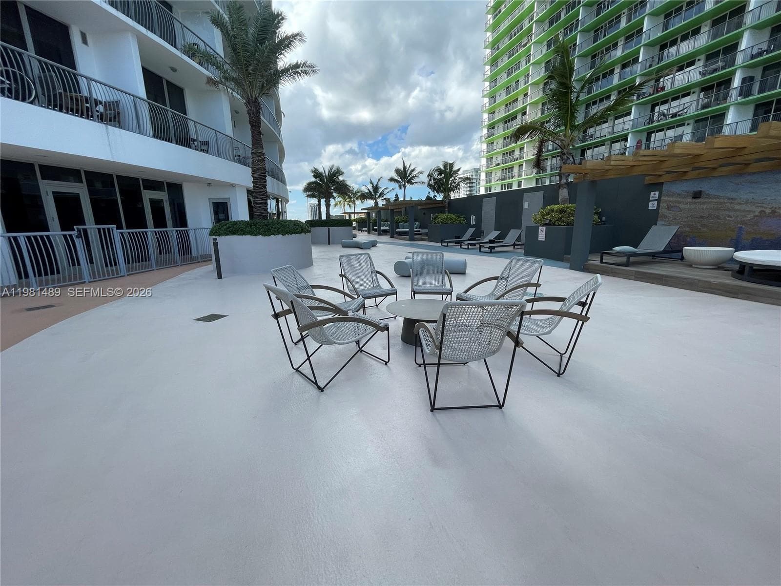 1750 N Bayshore Dr # 2814, Miami FL 33132 — 32