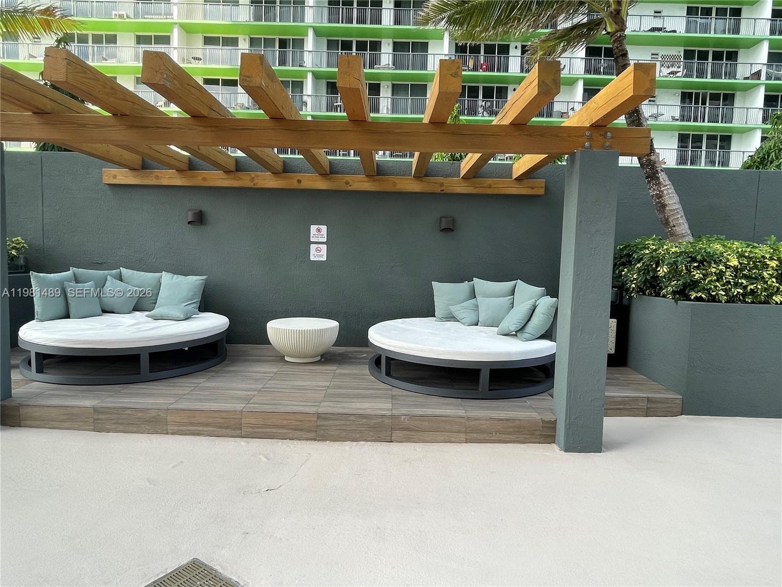 1750 N Bayshore Dr # 2814, Miami FL 33132 — 33