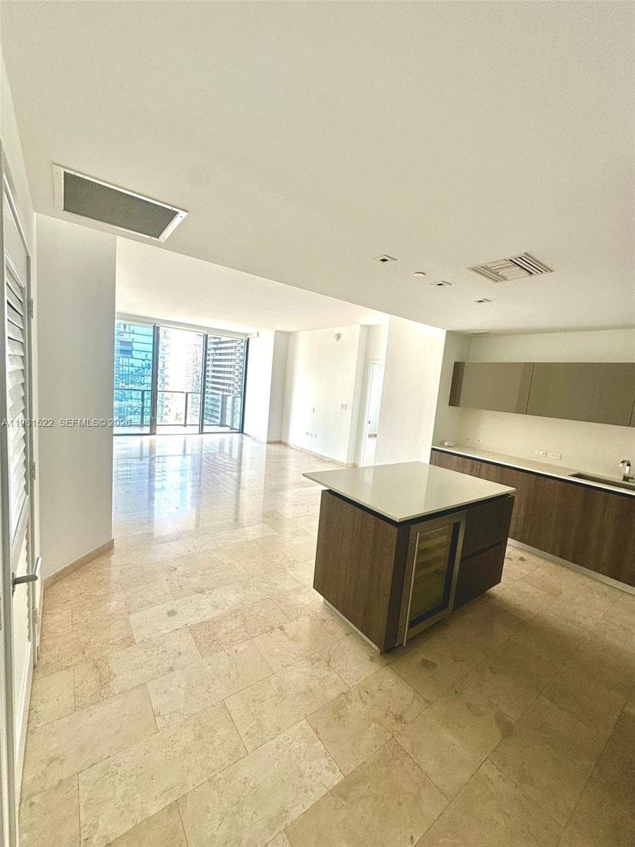 88 SW 7TH ST # 2005, Miami FL 33130 — 3