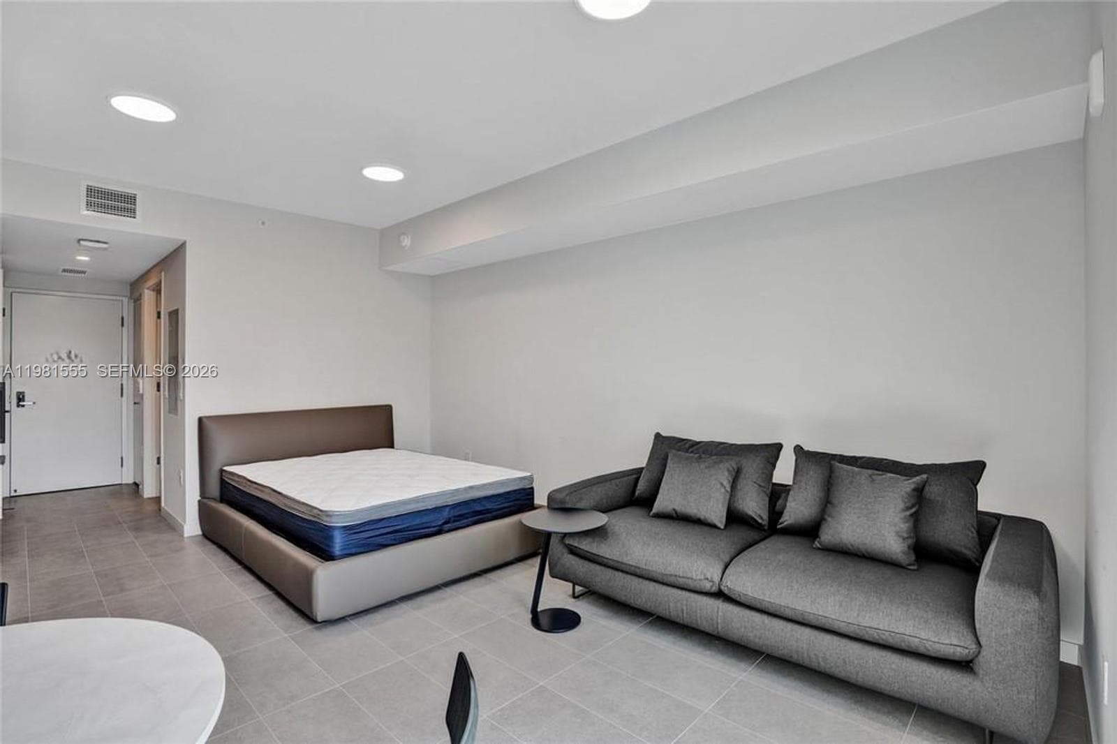 121 NE 5 St # 801B, Miami FL 33132 — 12