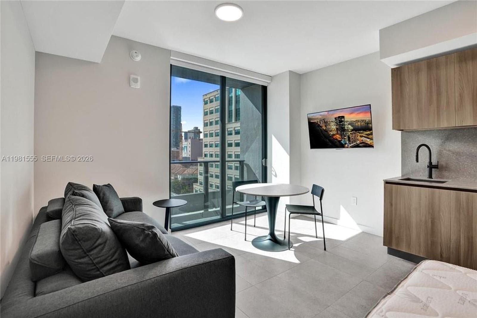 121 NE 5 St # 801B, Miami FL 33132 — 1
