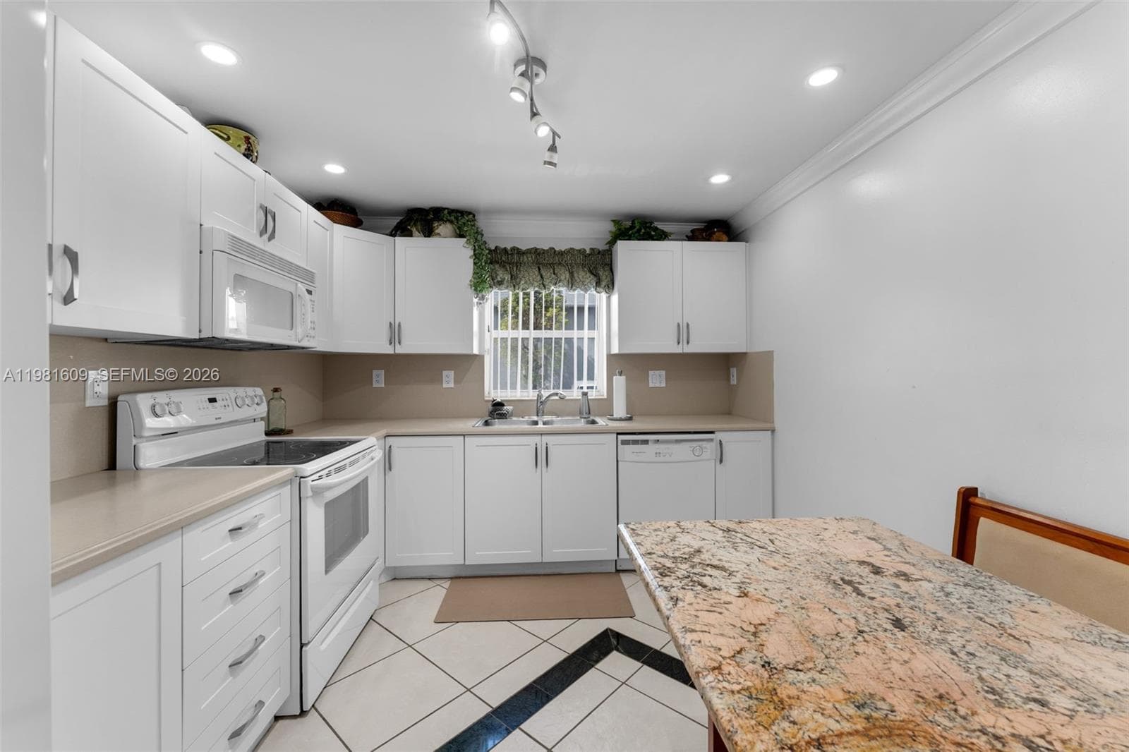 9110 SW 203rd Ter, Cutler Bay FL 33189 — 9
