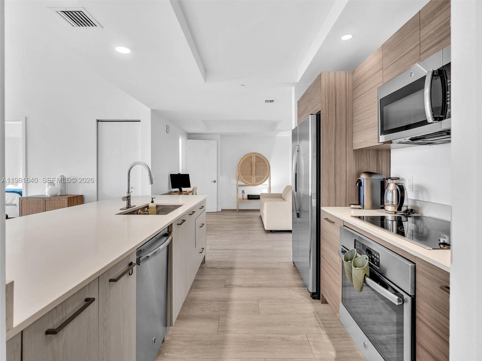 121 NE 34th St # 2102, Miami FL 33137 — 16
