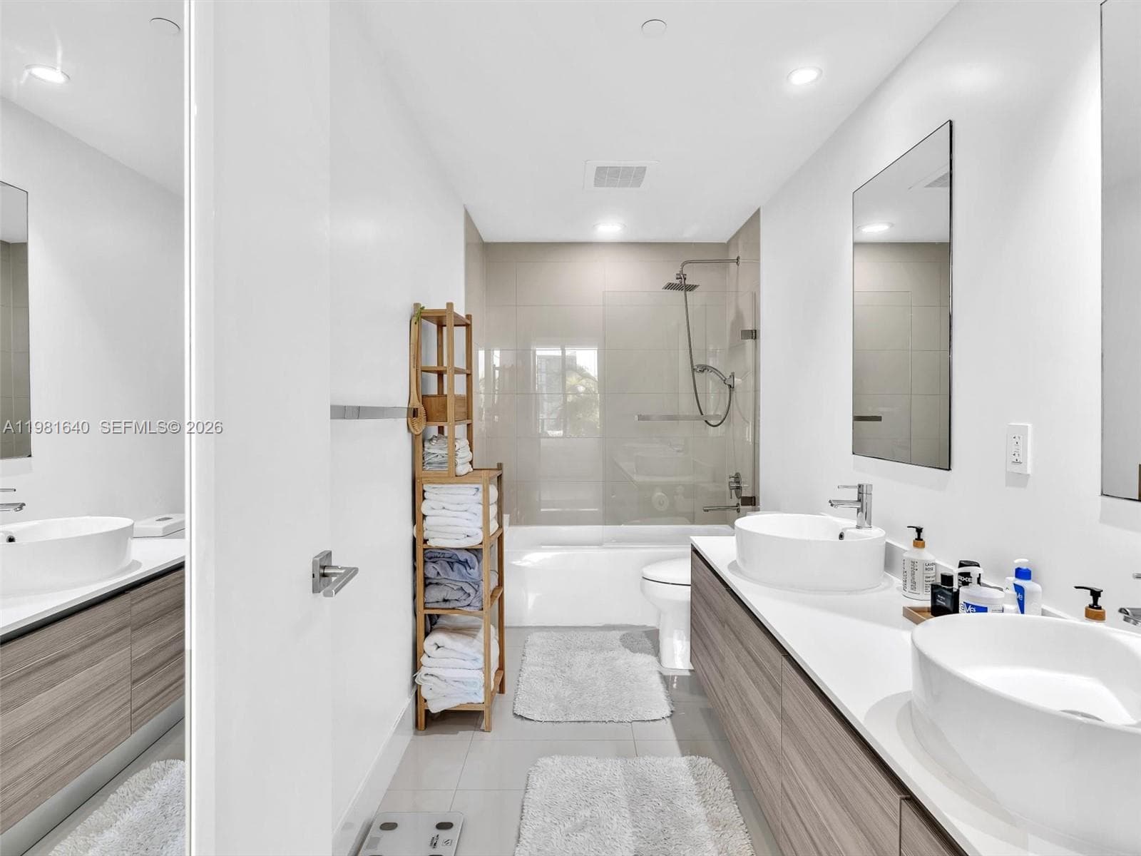 121 NE 34th St # 2102, Miami FL 33137 — 44