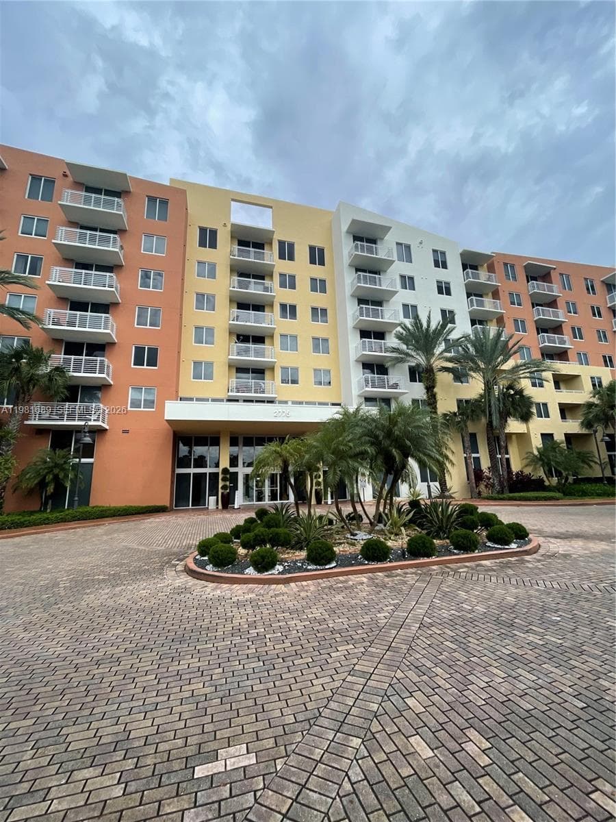 2775 NE 187th St # 607, Aventura FL 33180 — 3