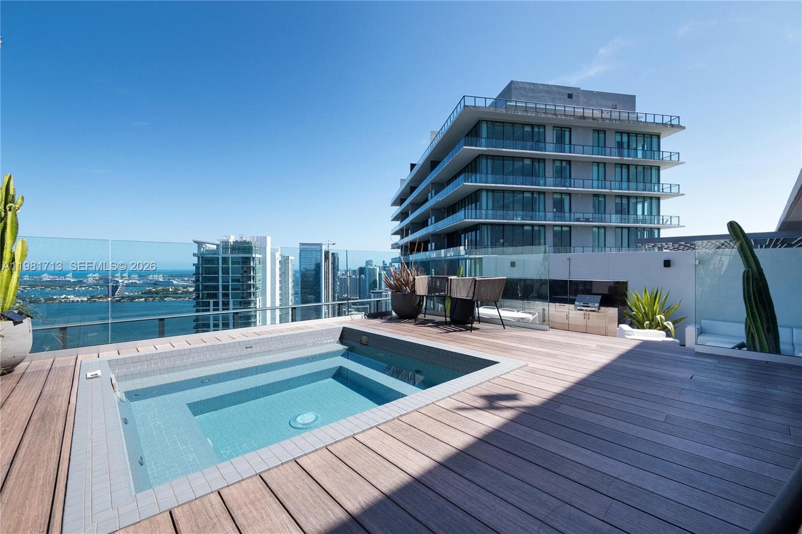 650 NE 32nd St, Miami FL 33137 — 15