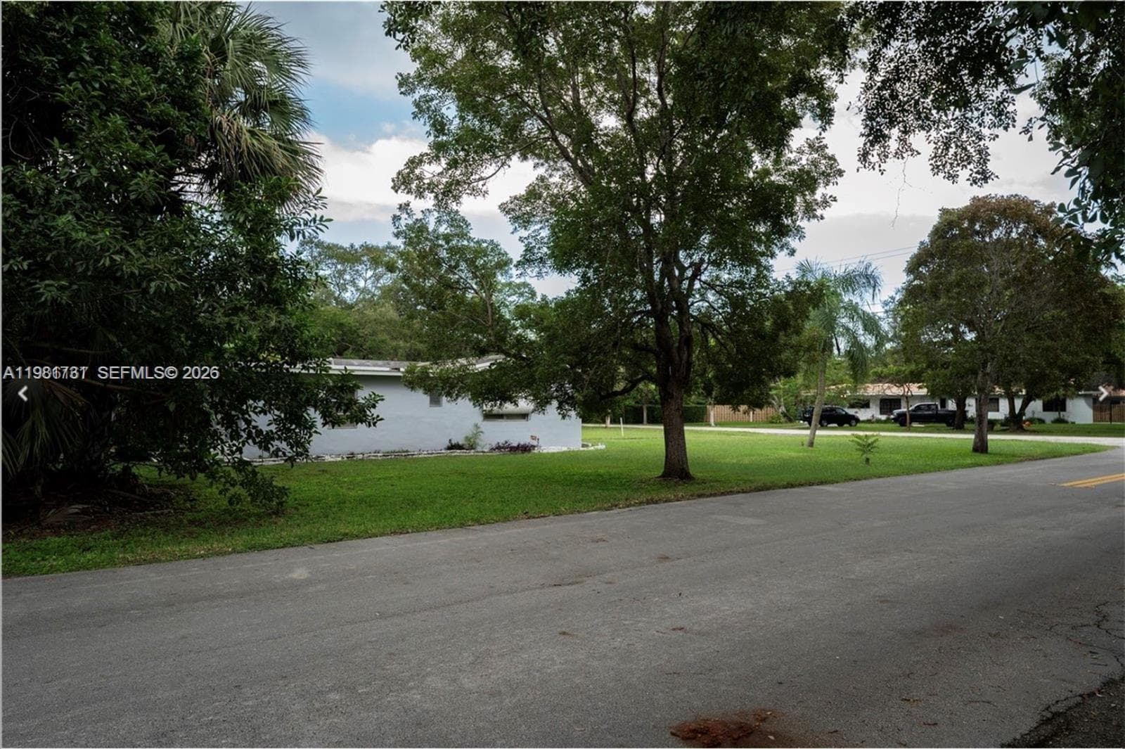 8045 SW 128th St, Pinecrest FL 33156 — 11