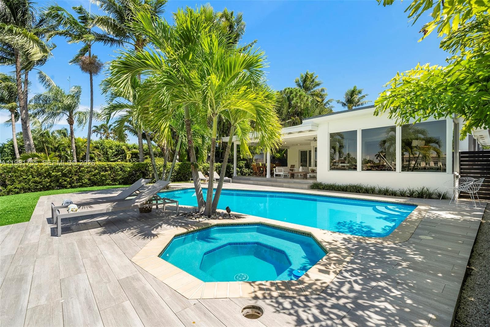 365 N Shore Dr, Miami Beach FL 33141 — 43