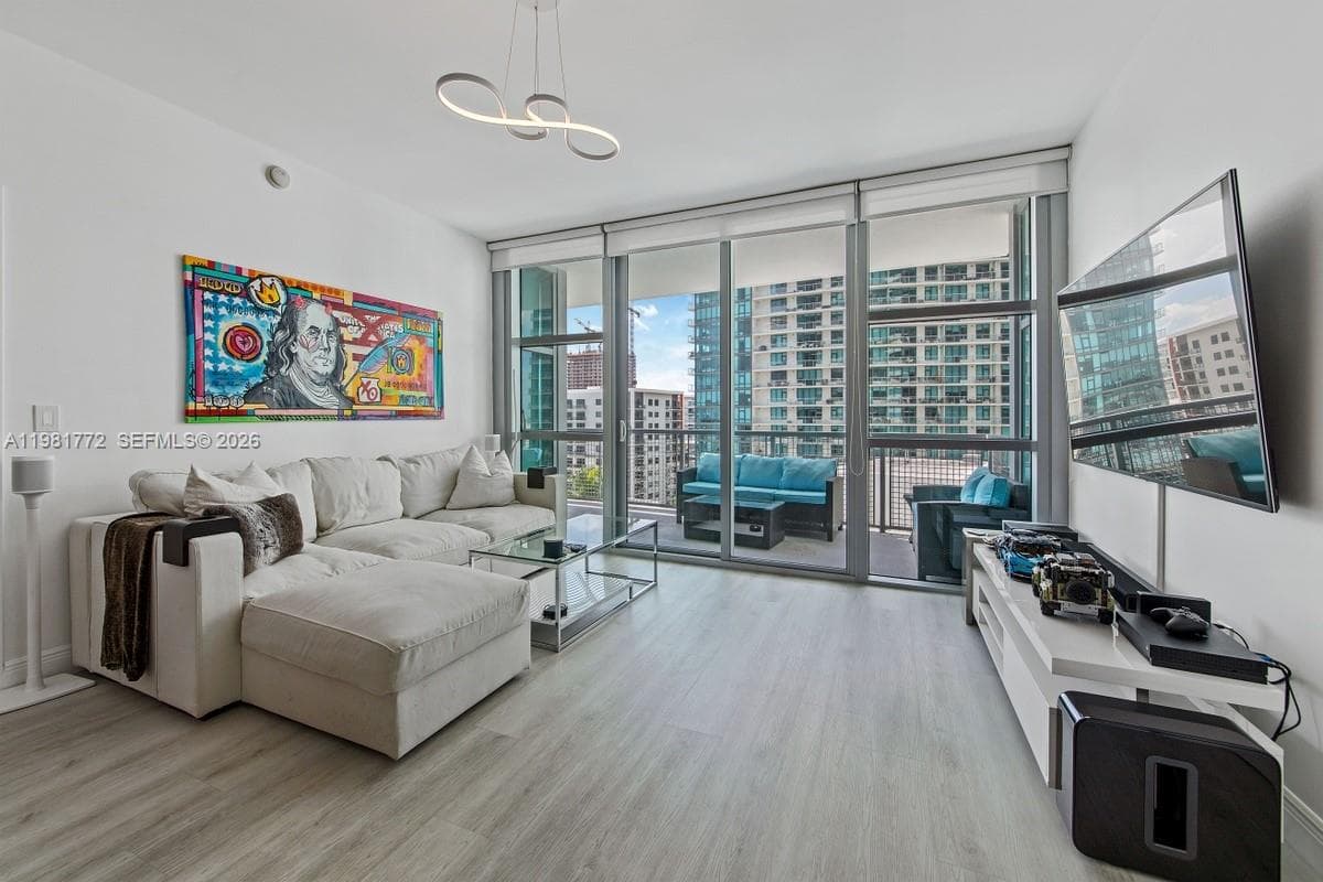 3301 NE 1st Ave # H1110, Miami FL 33137 — 4