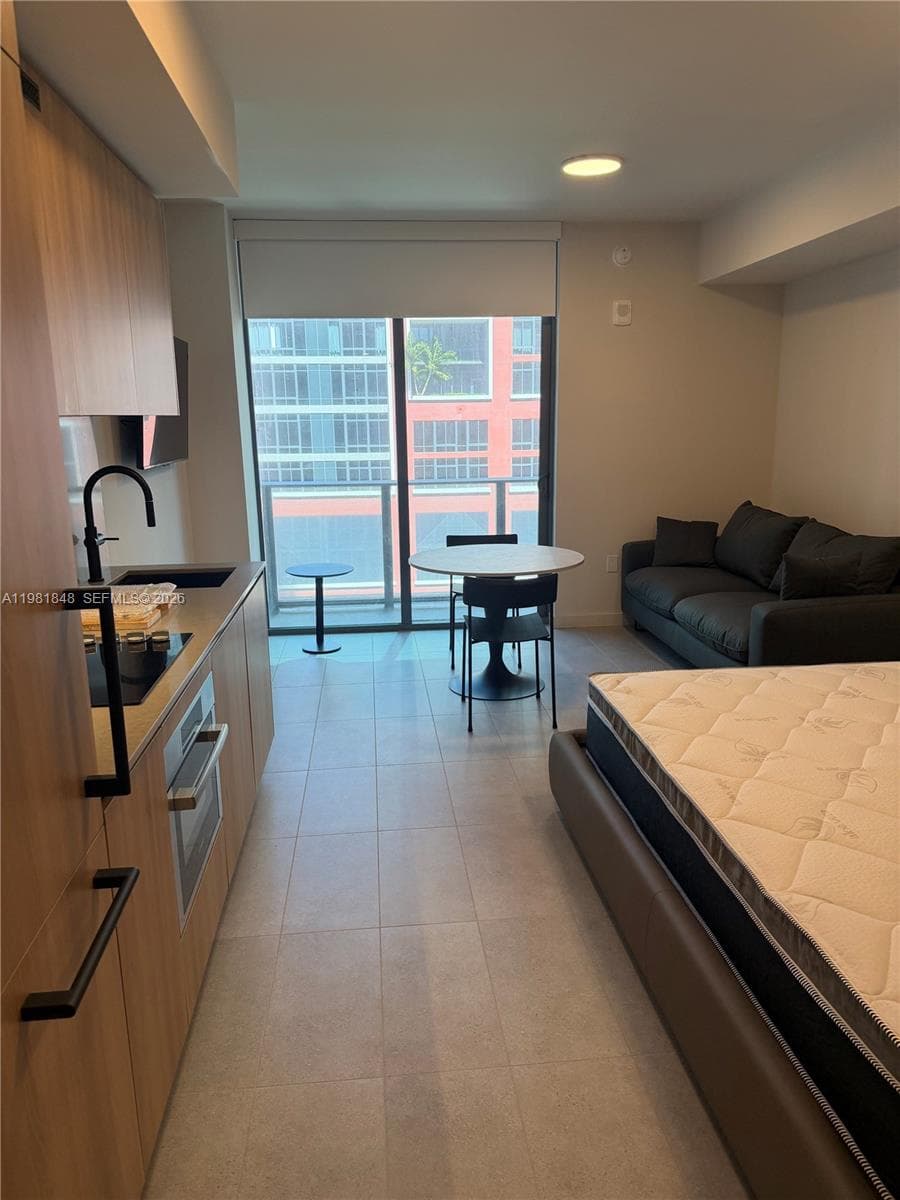 121 NE 5Th ST # 912A, Miami FL 33132 — 3