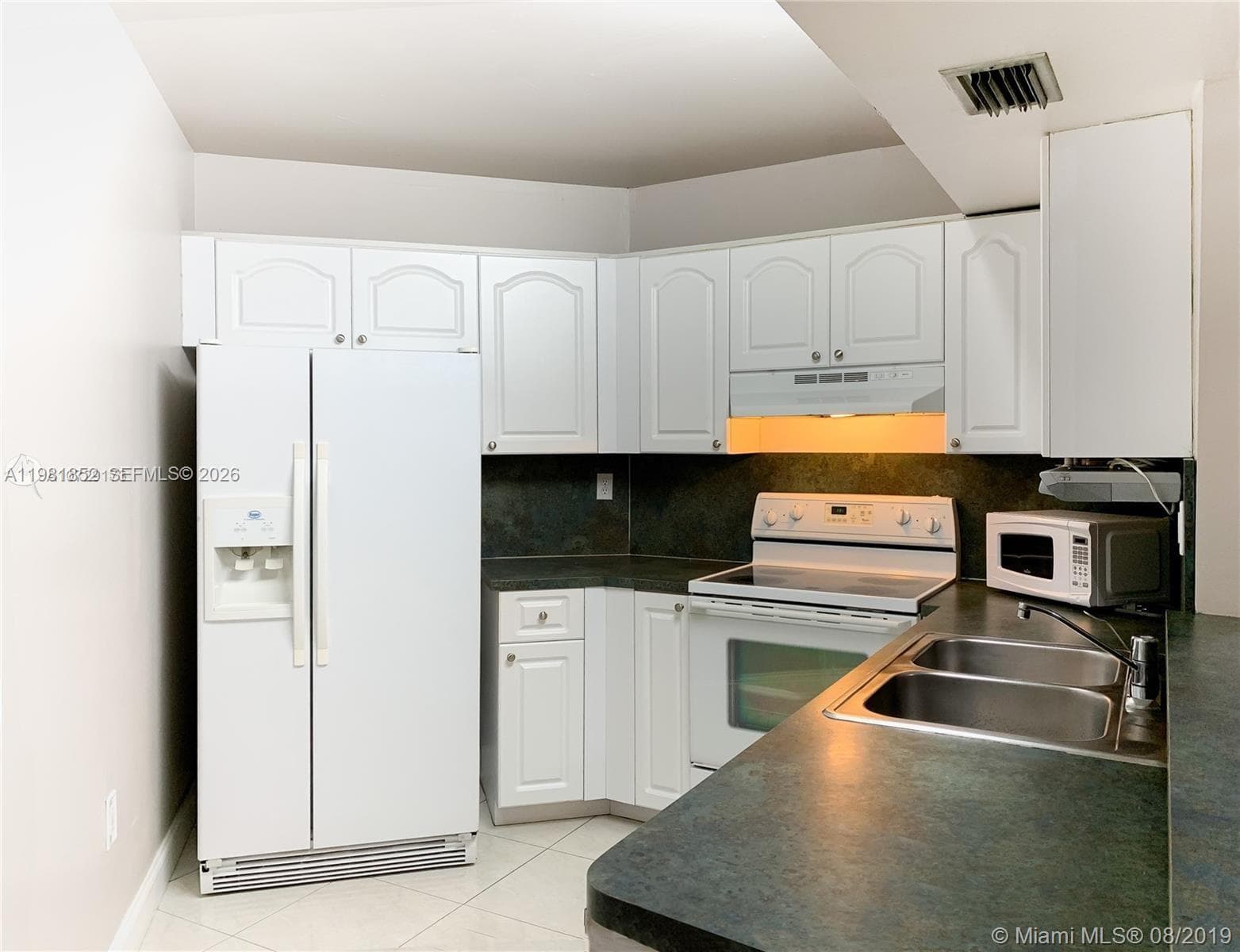9741 Fontainebleau Blvd # H208, Miami FL 33172 — 4
