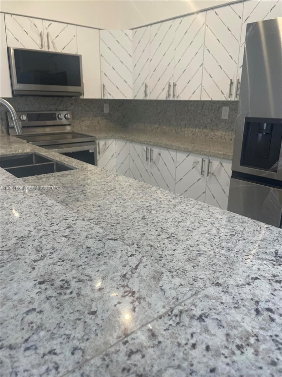 14728 Balgowan Rd, Miami Lakes FL 33016 — 2