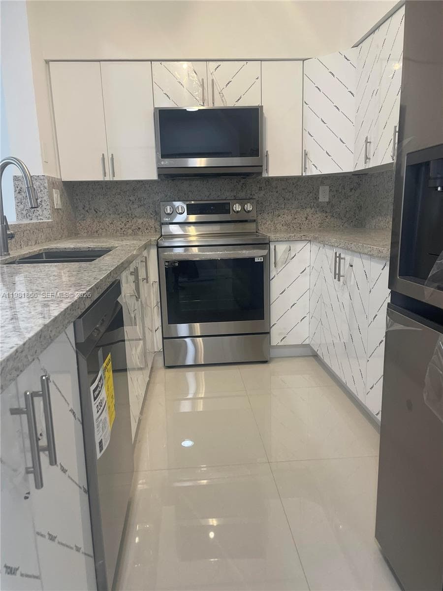 14728 Balgowan Rd, Miami Lakes FL 33016 — 6