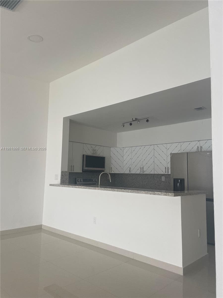 14728 Balgowan Rd, Miami Lakes FL 33016 — 17