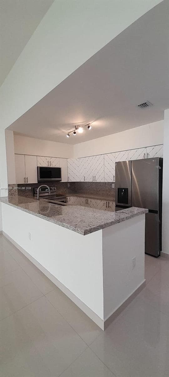 14728 Balgowan Rd, Miami Lakes FL 33016 — 20