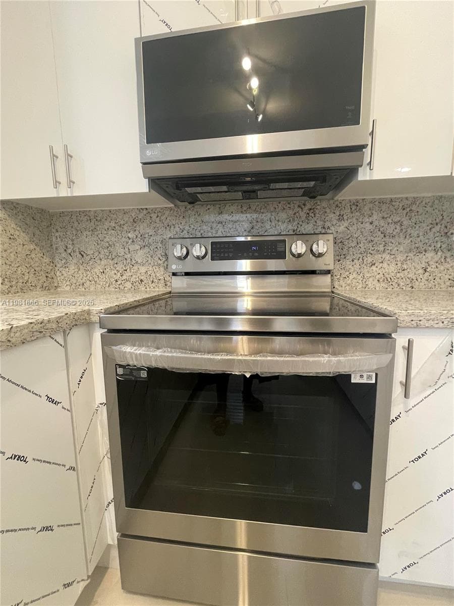 14728 Balgowan Rd, Miami Lakes FL 33016 — 15