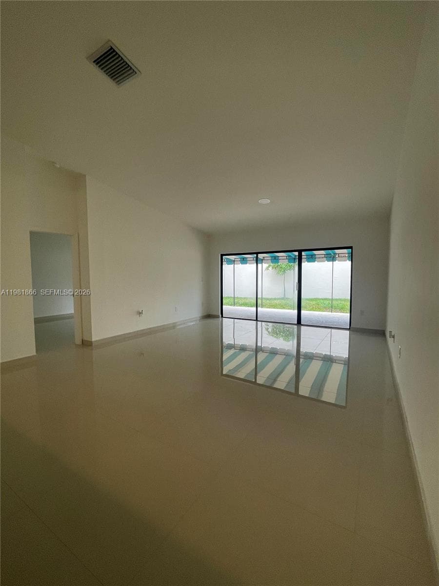 14728 Balgowan Rd, Miami Lakes FL 33016 — 29