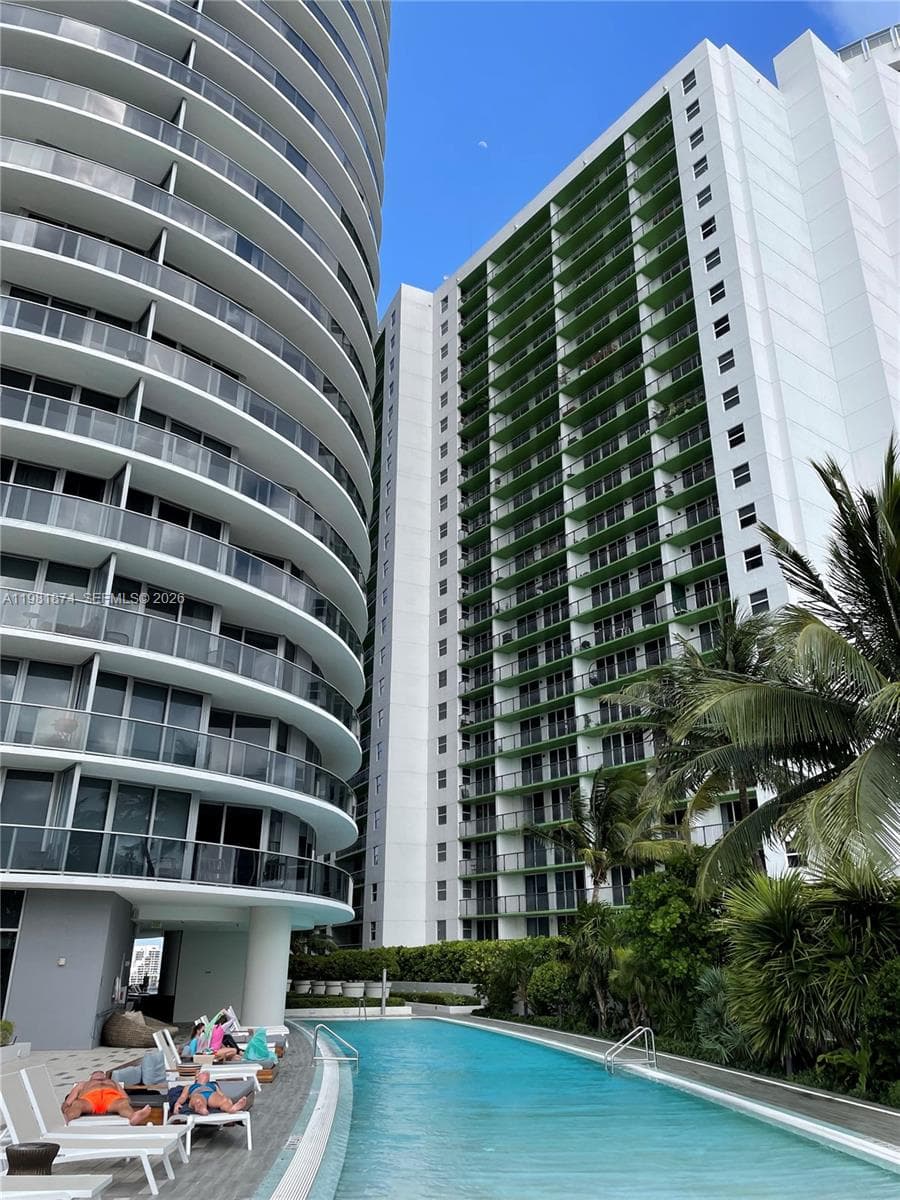 488 NE 18th St # 1000, Miami FL 33132 — 63
