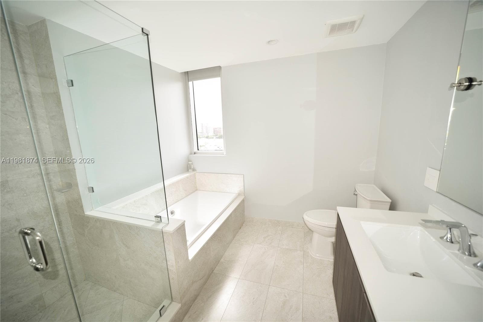 488 NE 18th St # 1000, Miami FL 33132 — 18