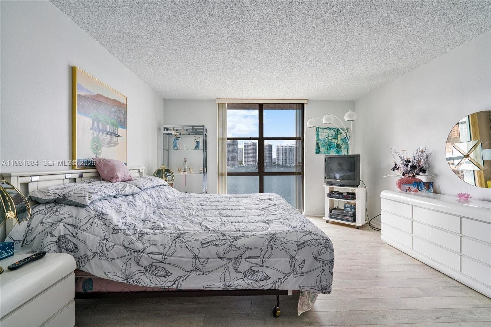 17500 N BAY RD # 707, Sunny Isles Beach FL 33160 — 18