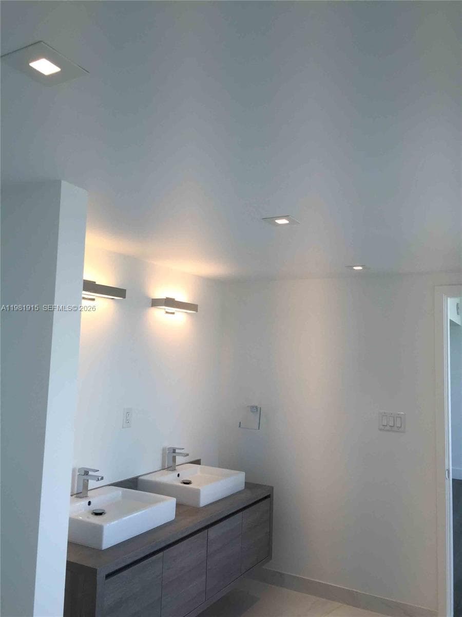 400 Sunny Isles Blvd # 1701, Sunny Isles Beach FL 33160 — 11