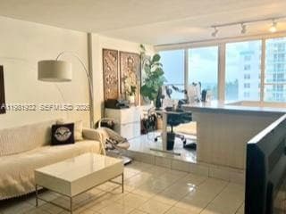 5005 Collins Ave # 518, Miami Beach FL 33140 — 5