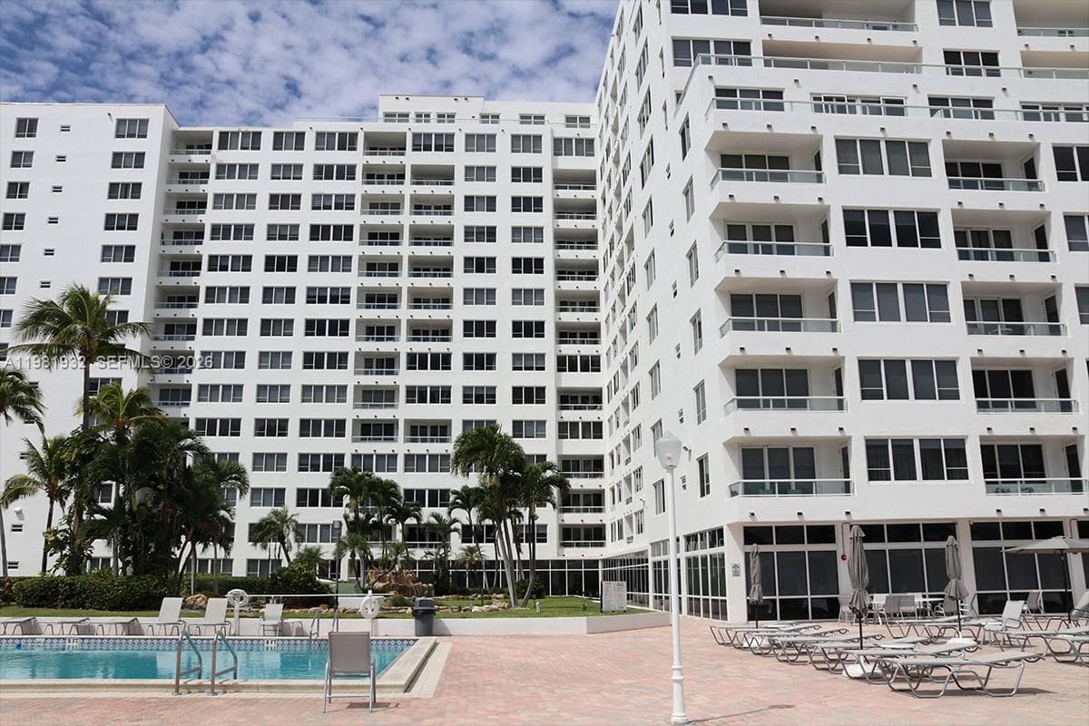 5005 Collins Ave # 518, Miami Beach FL 33140 — 11