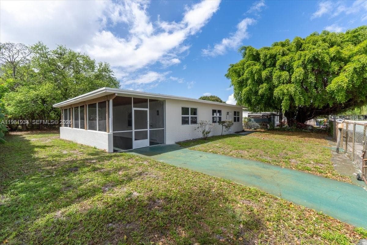 16240 NW 22nd Ave, Miami Gardens FL 33054 — 28