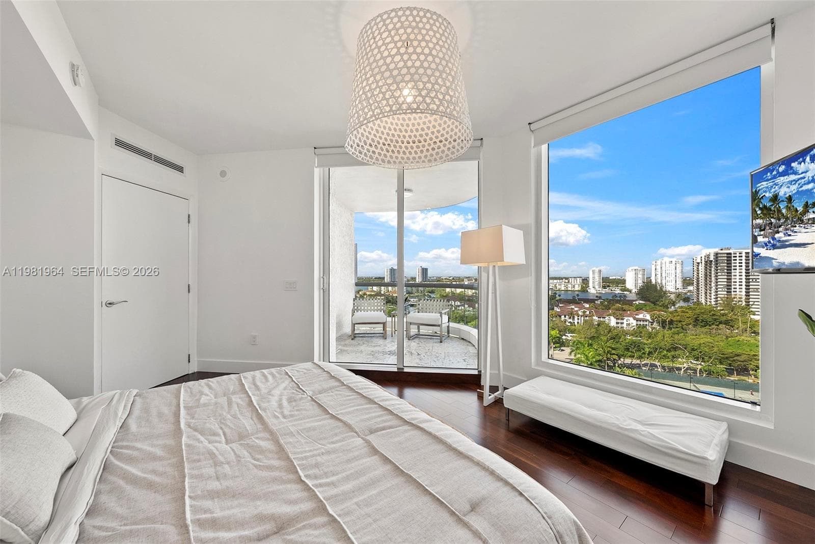 6000 Island Blvd # 1208, Aventura FL 33160 — 40
