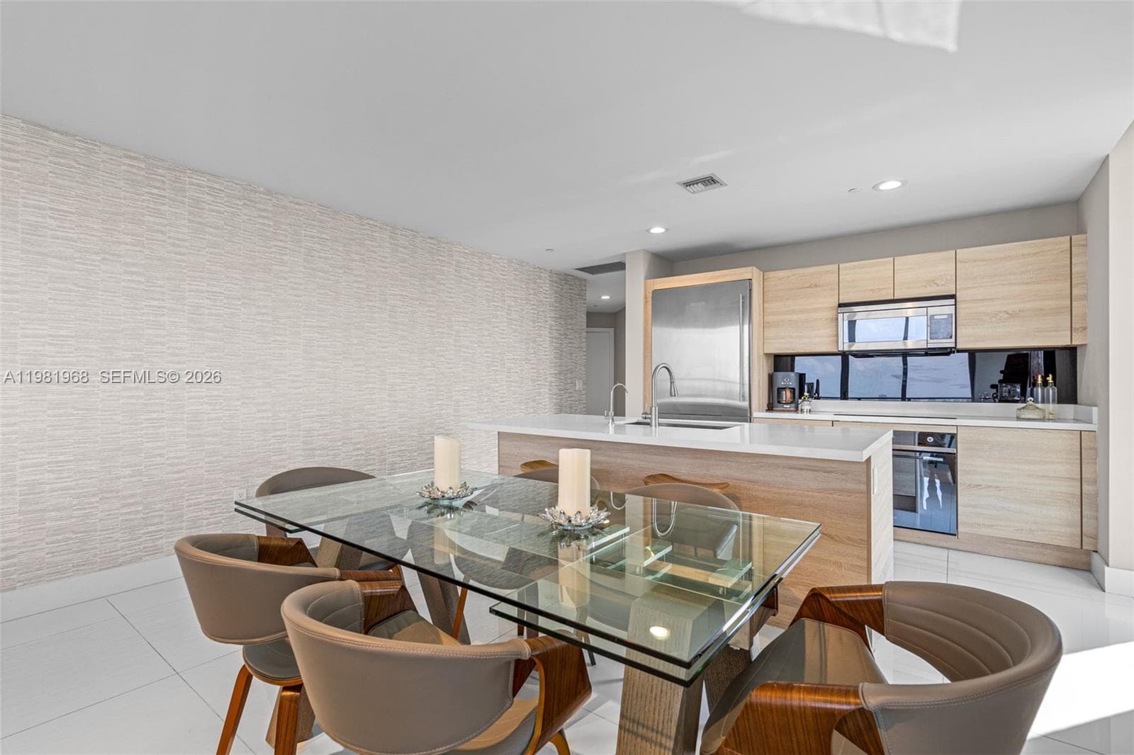 16385 Biscayne Blvd # 3201, North Miami Beach FL 33160 — 13