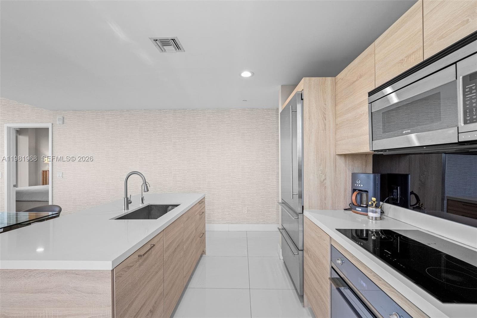 16385 Biscayne Blvd # 3201, North Miami Beach FL 33160 — 9