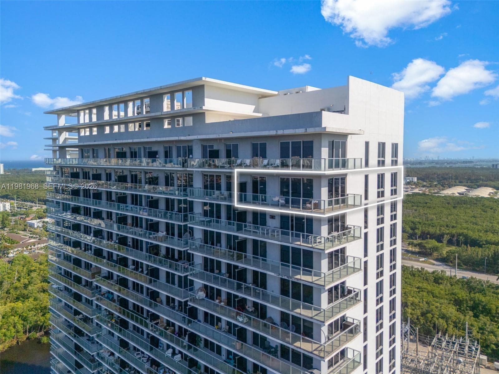 16385 Biscayne Blvd # 3201, North Miami Beach FL 33160 — 33