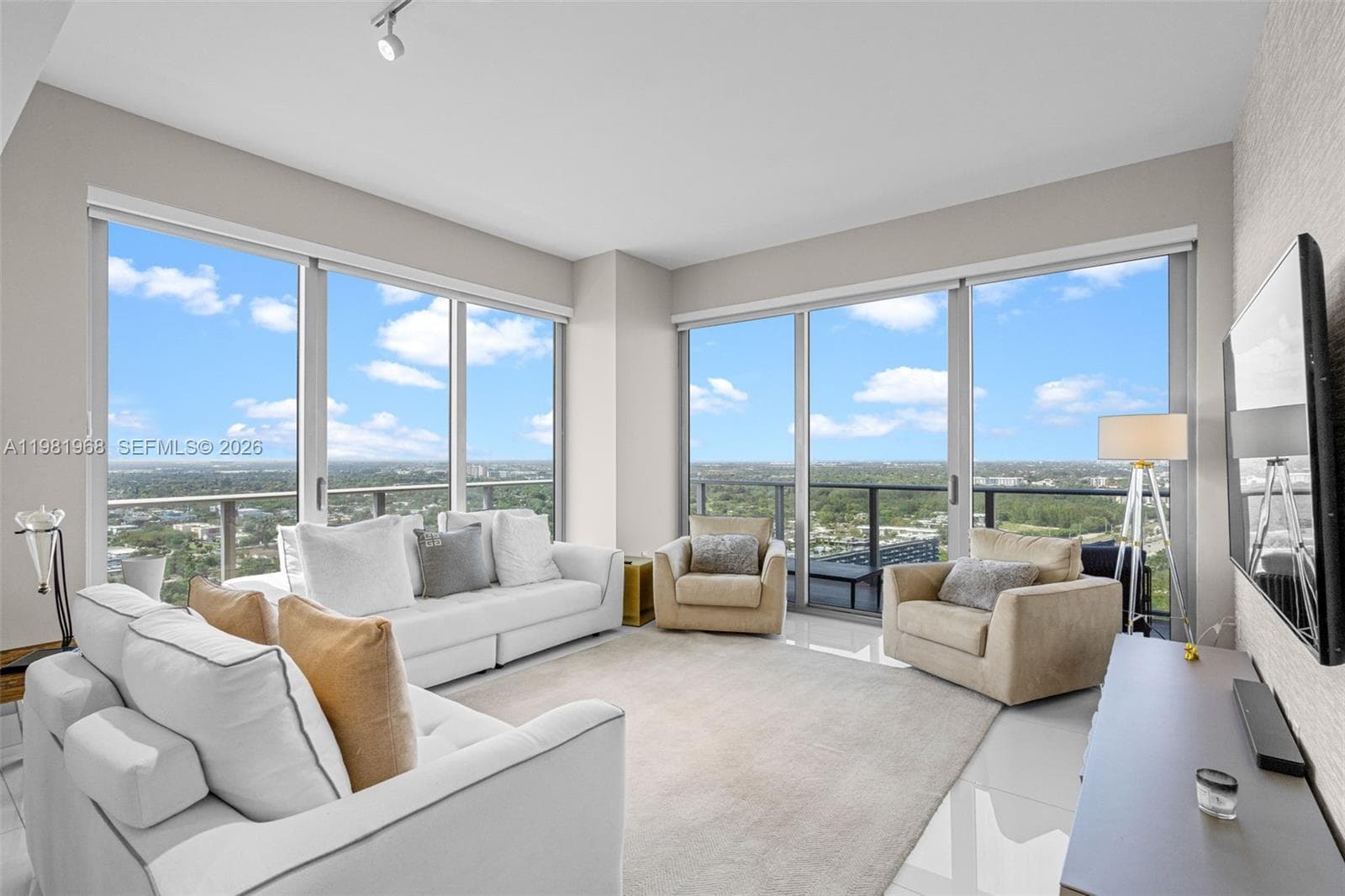16385 Biscayne Blvd # 3201, North Miami Beach FL 33160 — 14