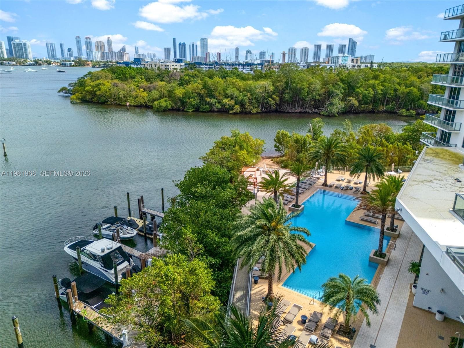 16385 Biscayne Blvd # 3201, North Miami Beach FL 33160 — 40