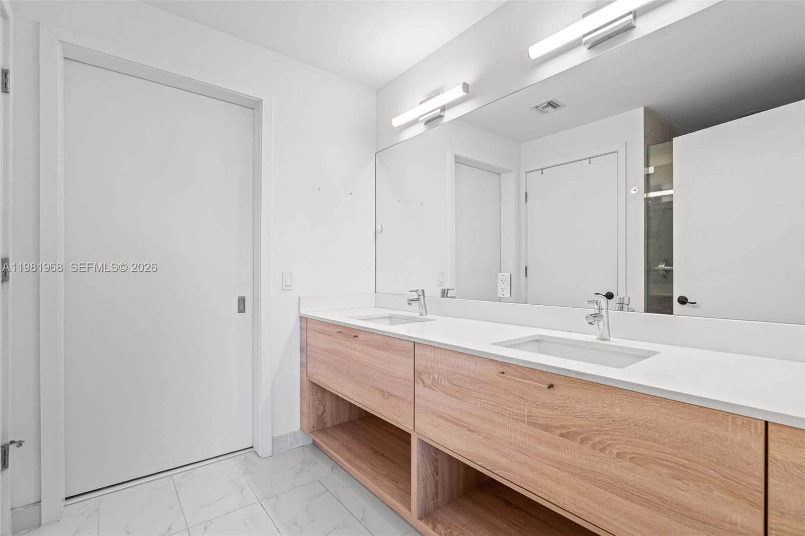 16385 Biscayne Blvd # 3201, North Miami Beach FL 33160 — 21
